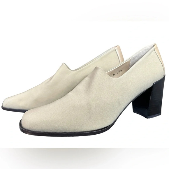 Donald Pliner IDA Chunky Heel Crepe Elastic Shootie Pumps - Picture 3 of 8